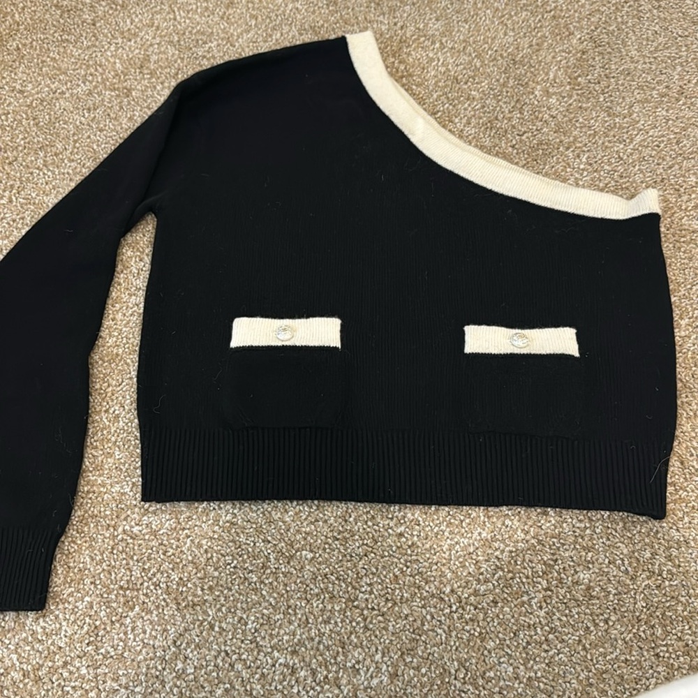 Chanel 2023 Cashmere Sweater